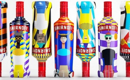 Thermoschrumpfetiketten auf Smirnoff-Flaschen – im Dienste der Freiheit